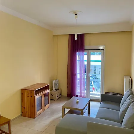 Concrete & Pine Apartment Thessaloniki