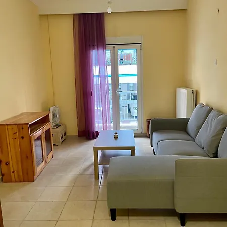 Concrete & Pine Apartment *